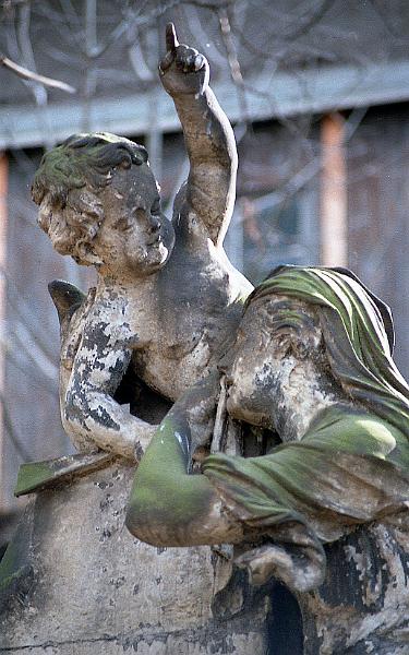 Neust.Friedhof (62) 03-1994.jpg